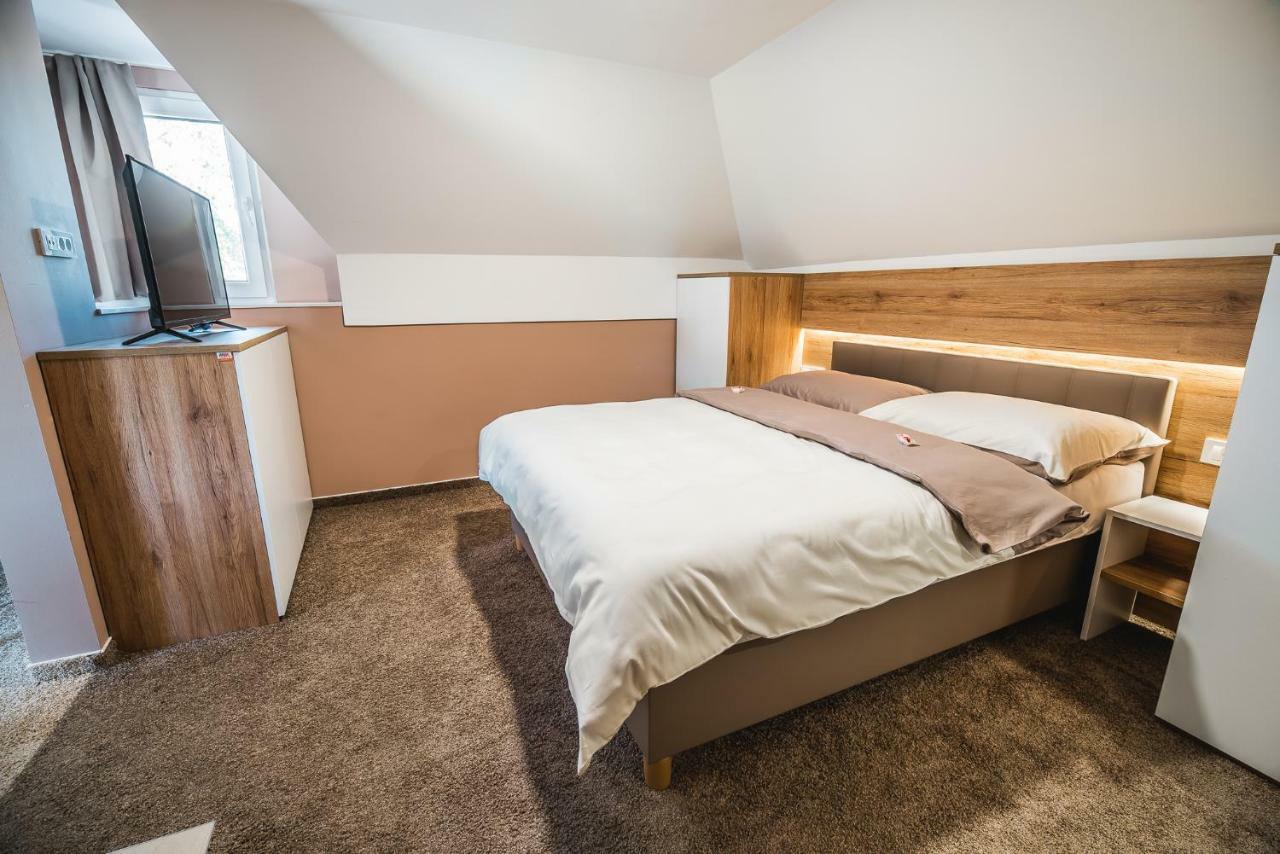 Guesthouse Mars Ig Exteriör bild